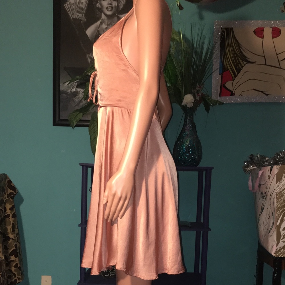 Dress - Picture 3 of 3